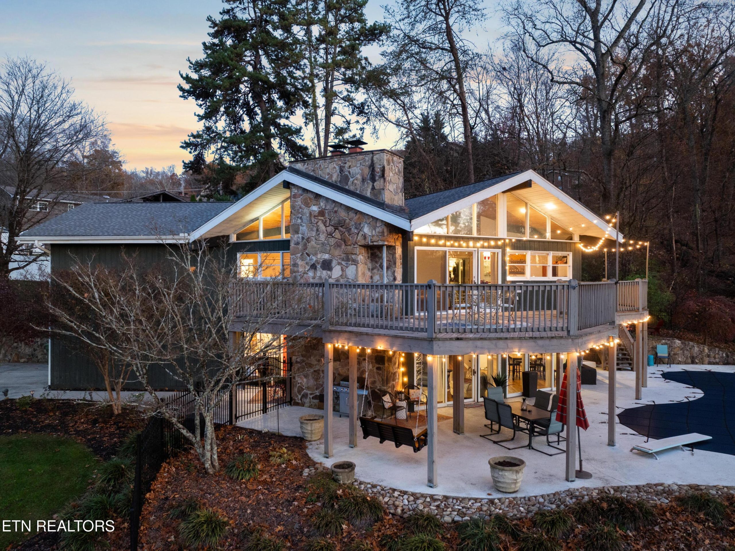 Luxury home at 6809 Beaver Brook Drive Knoxville TN 37918
