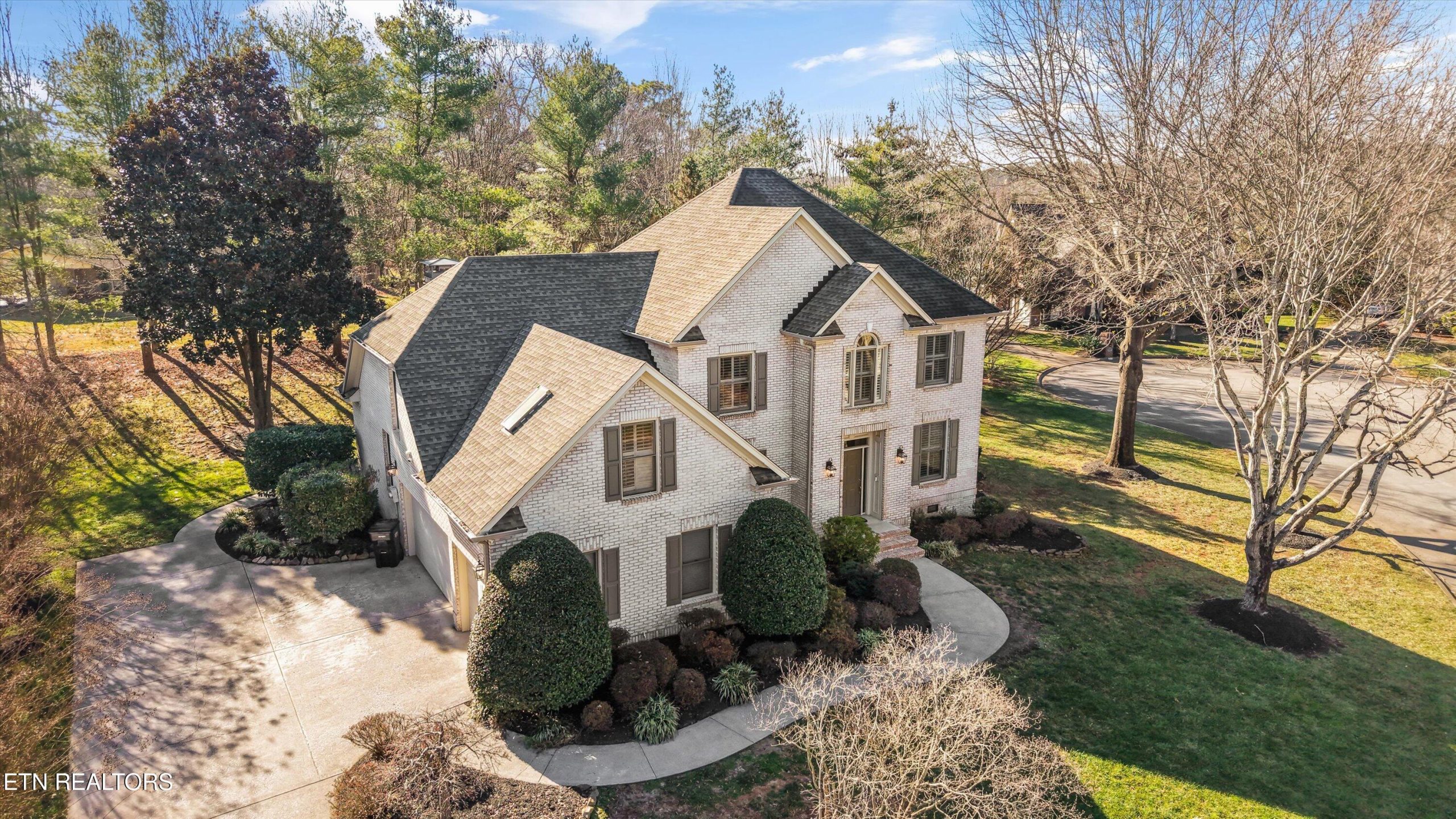 Luxury home at 8950 Isherwood Lane Knoxville TN 37922