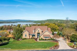 Luxury home at 216 Majestic View Drive Rockwood TN 37854