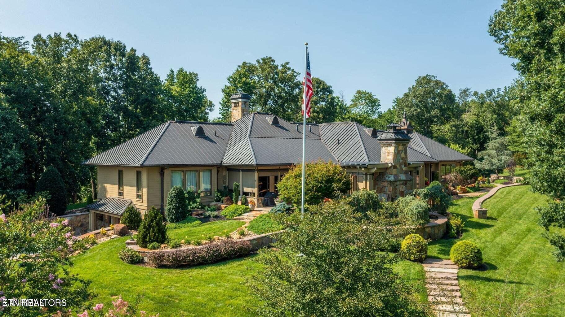 Luxury home at 4209 Lake Meadow Way Louisville TN 37777