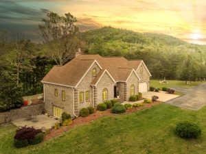 Luxury home at 300 Lowe Road Huntsville TN 37756 — photo 2