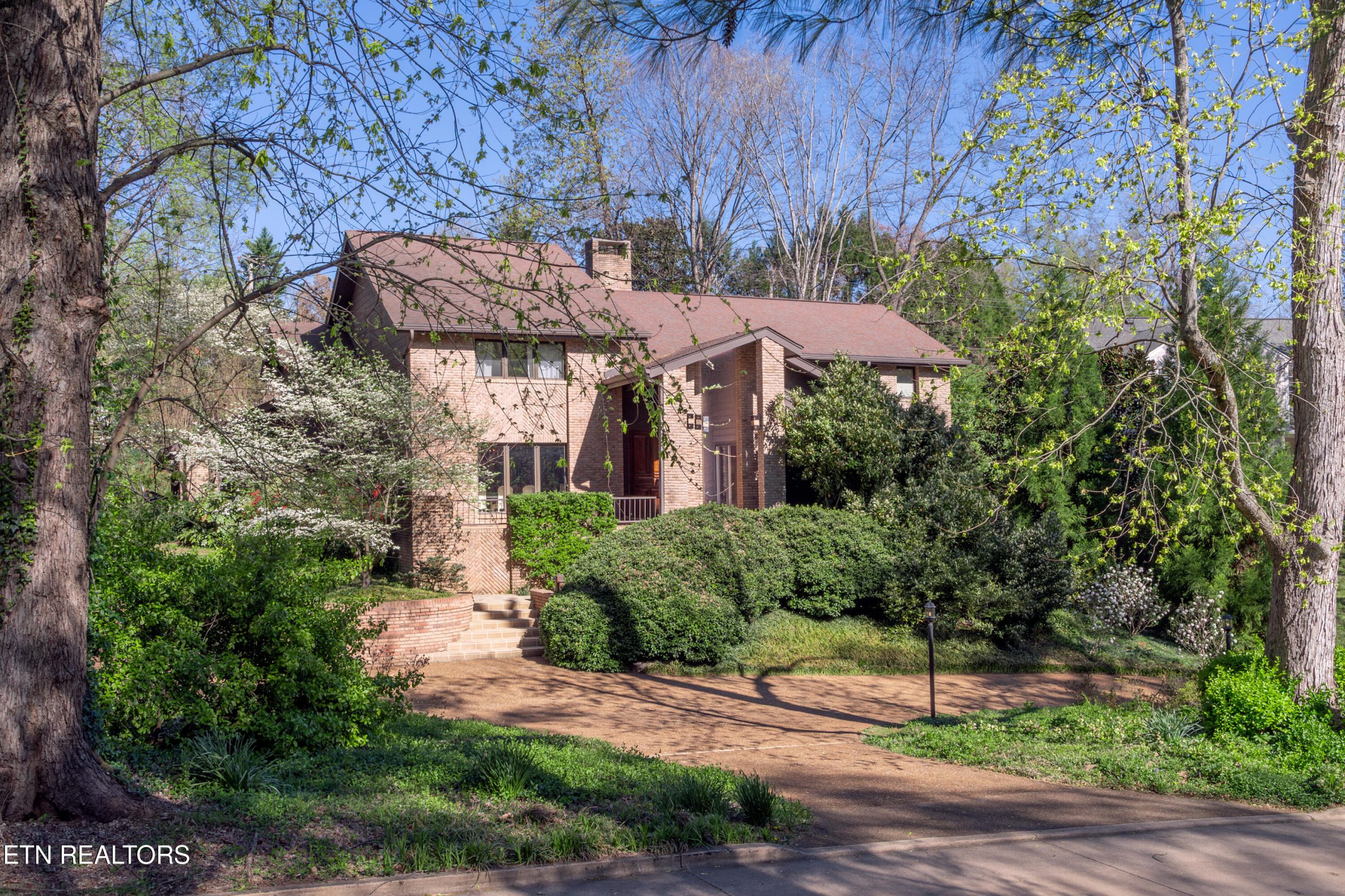 Luxury home at 667 Kenesaw Avenue Knoxville TN 37919