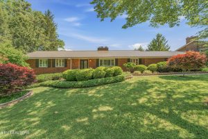 Luxury home at 7141 Wellington Drive Knoxville TN 37919