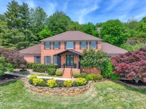 Luxury home at 11017 Calloway View Drive Knoxville TN 37934