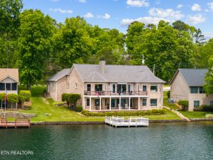 Luxury home at 150 Motthaven Drive Crossville TN 38558