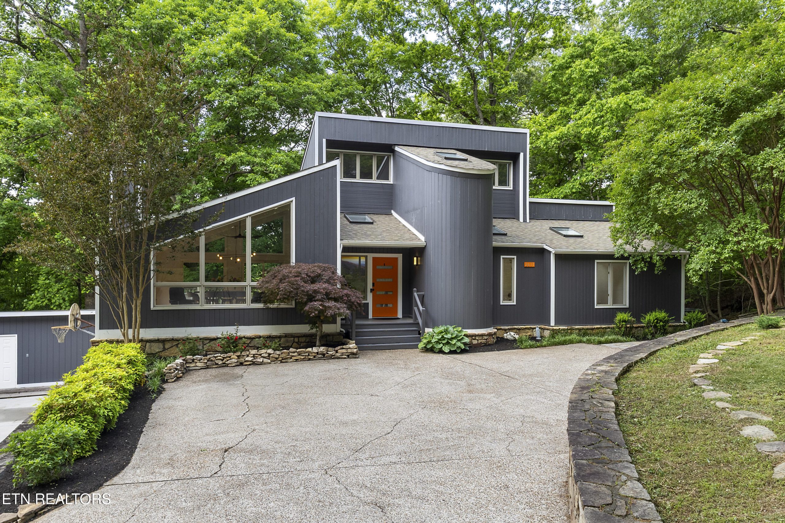 Luxury home at 2611 Shore Line Road Knoxville TN 37932