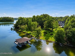 Luxury home at 281 Cottage Drive Ten Mile TN 37880