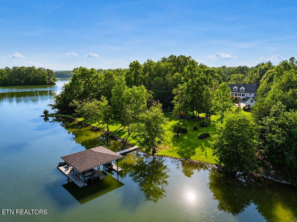 Luxury home at 281 Cottage Drive Ten Mile TN 37880