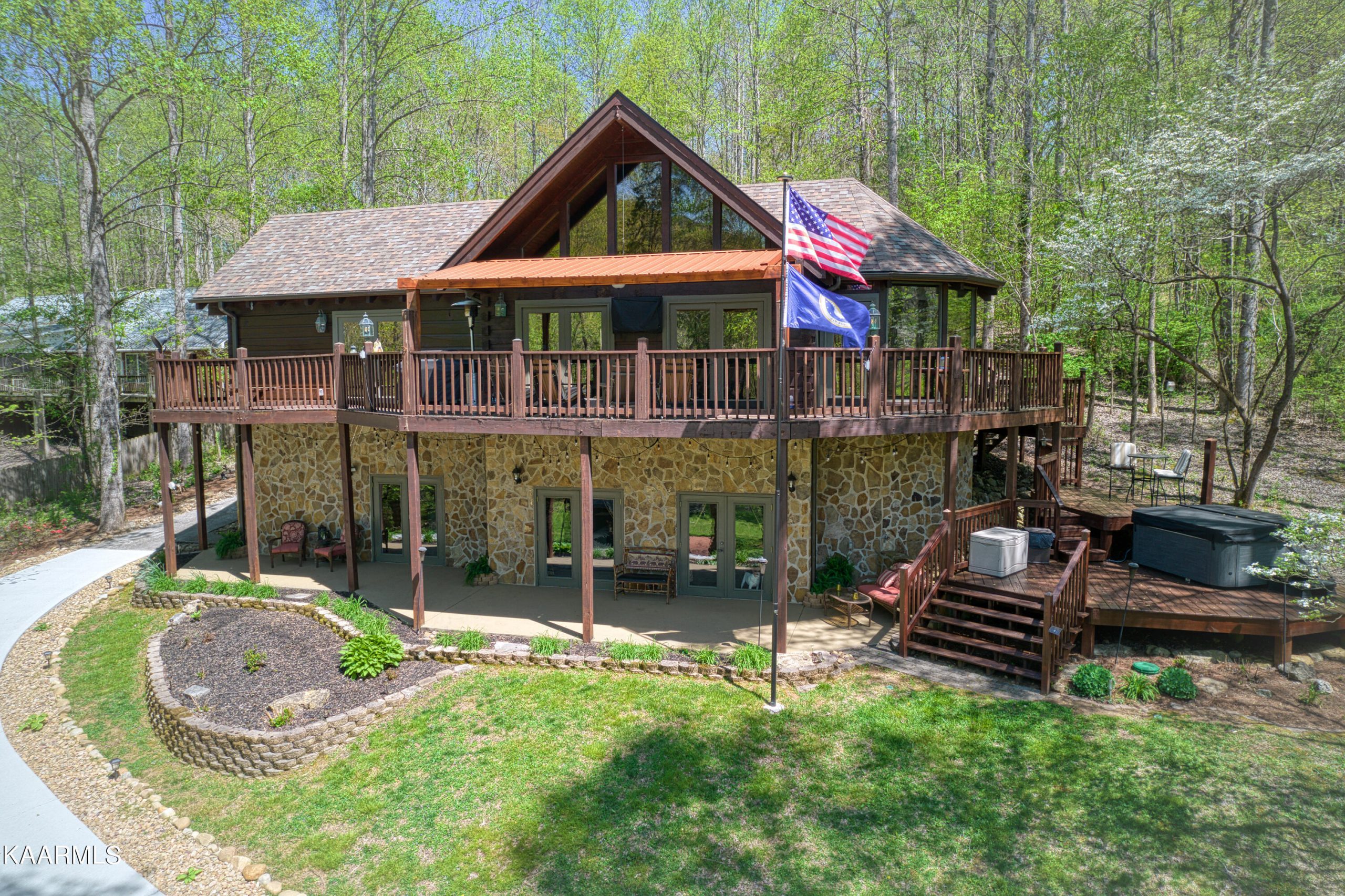 Luxury home at 156 E Leatherwood Drive Walland TN 37886