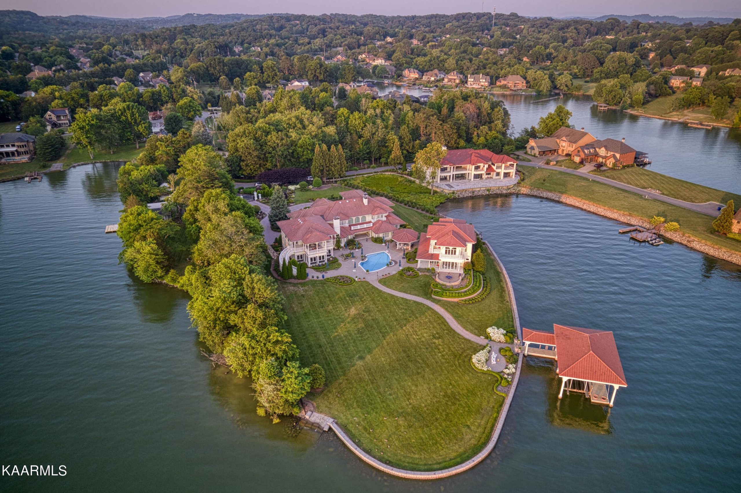 Luxury home at An Architectural Masterpiece in Knoxville TN