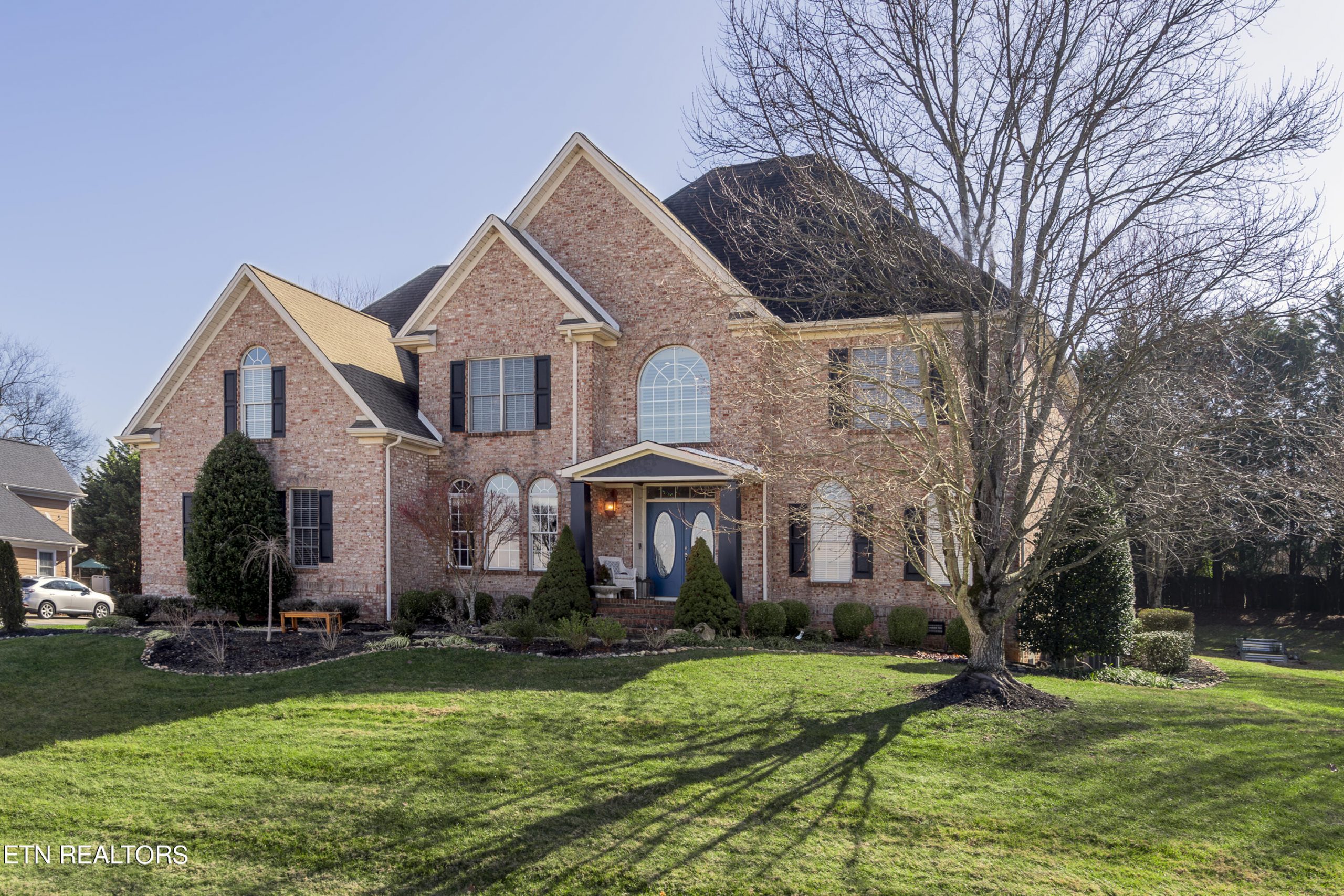 Luxury home at 12624 Bayview Drive Knoxville TN 37922