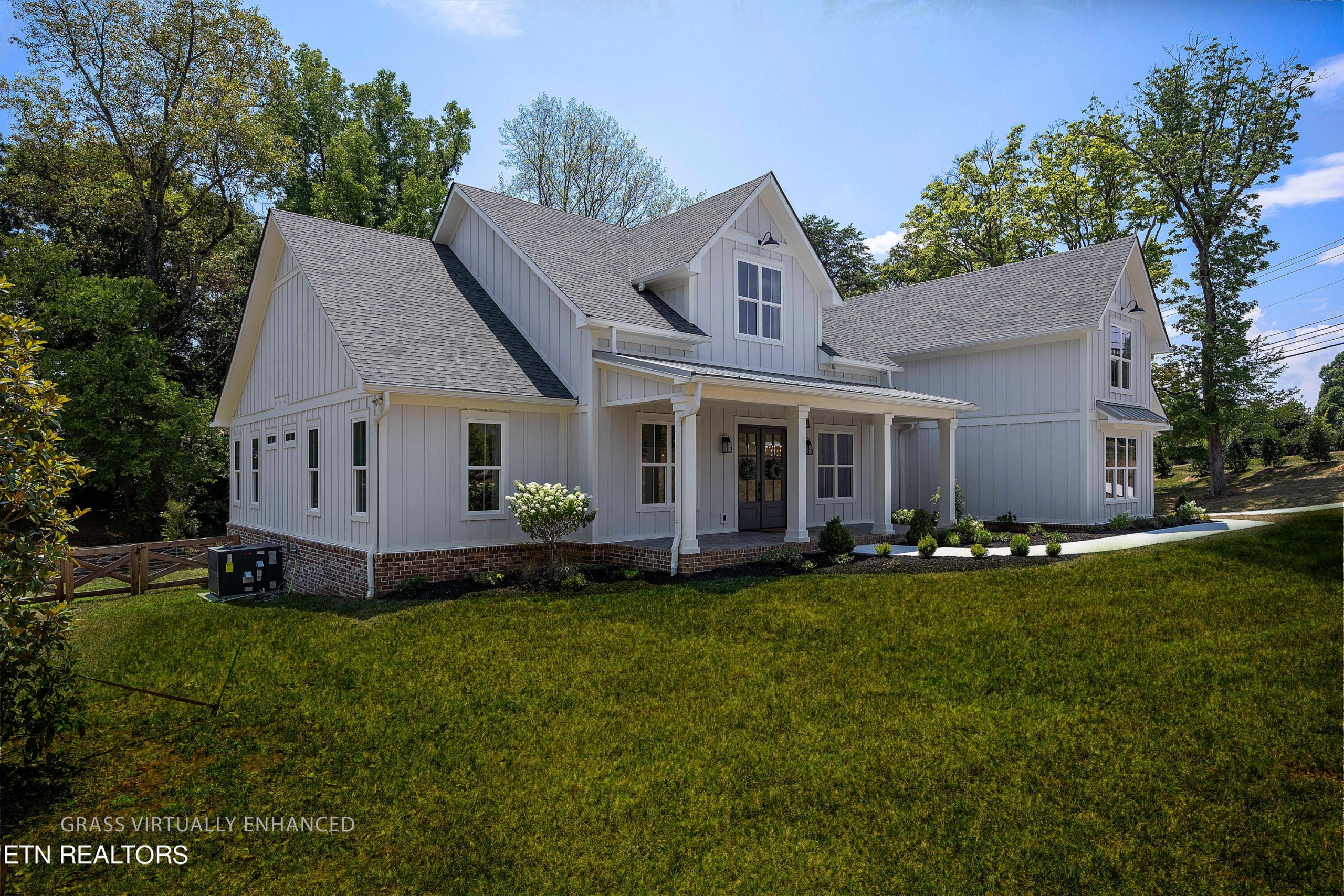 Luxury home at 8422 S Northshore Drive Knoxville TN 37919