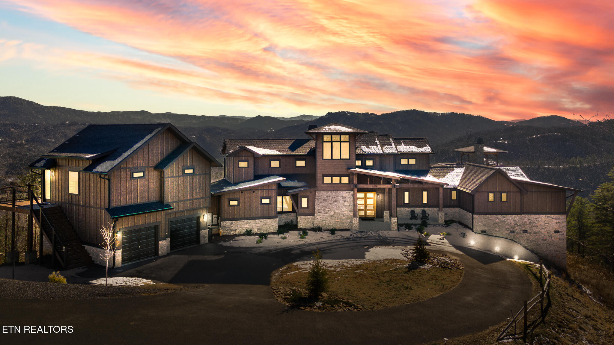 Luxury home at 3118 Smoky Bluff Trail Sevierville TN 37862