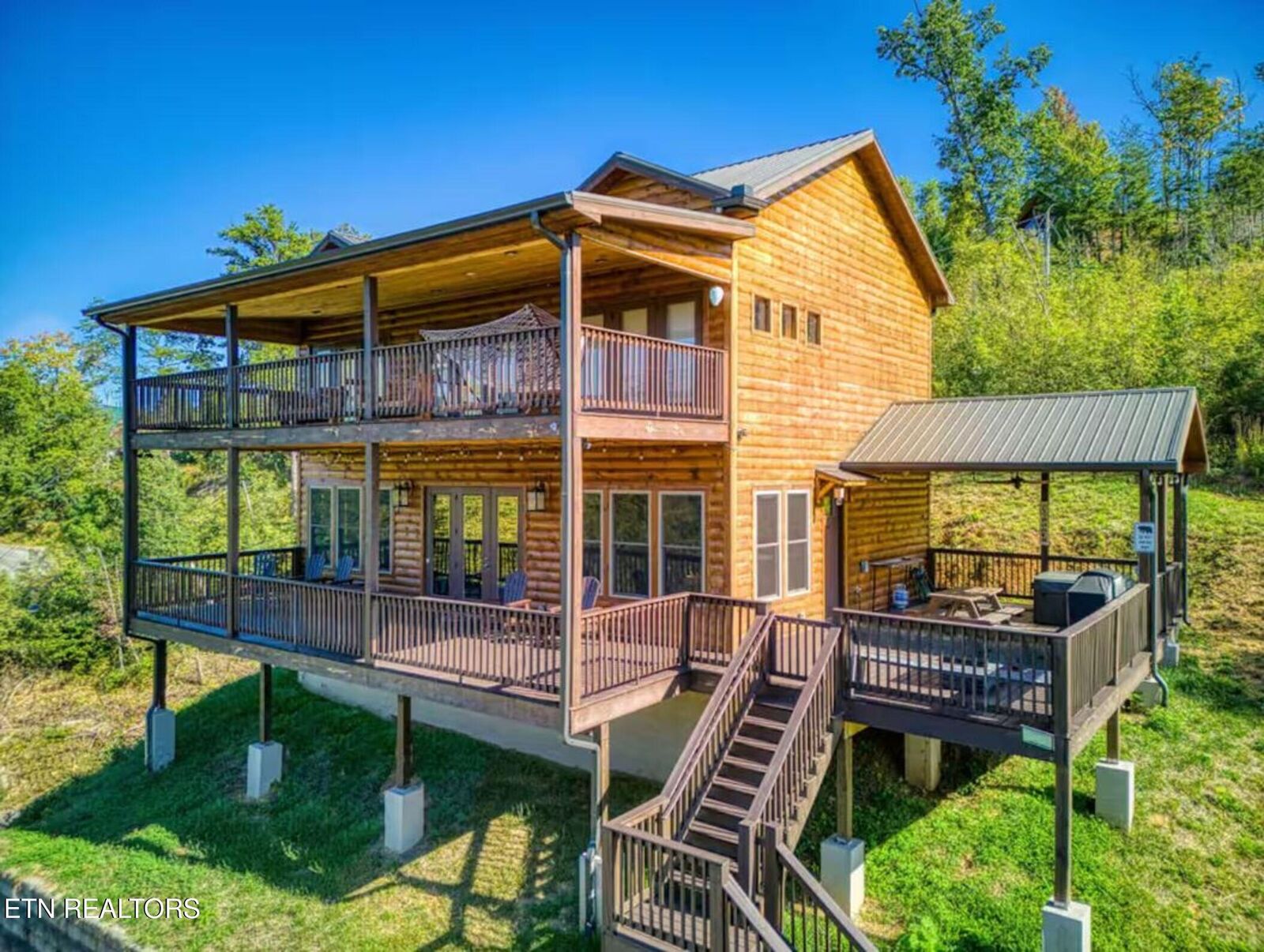 Luxury home at 622 Timber Ridge Rd Gatlinburg TN 37738